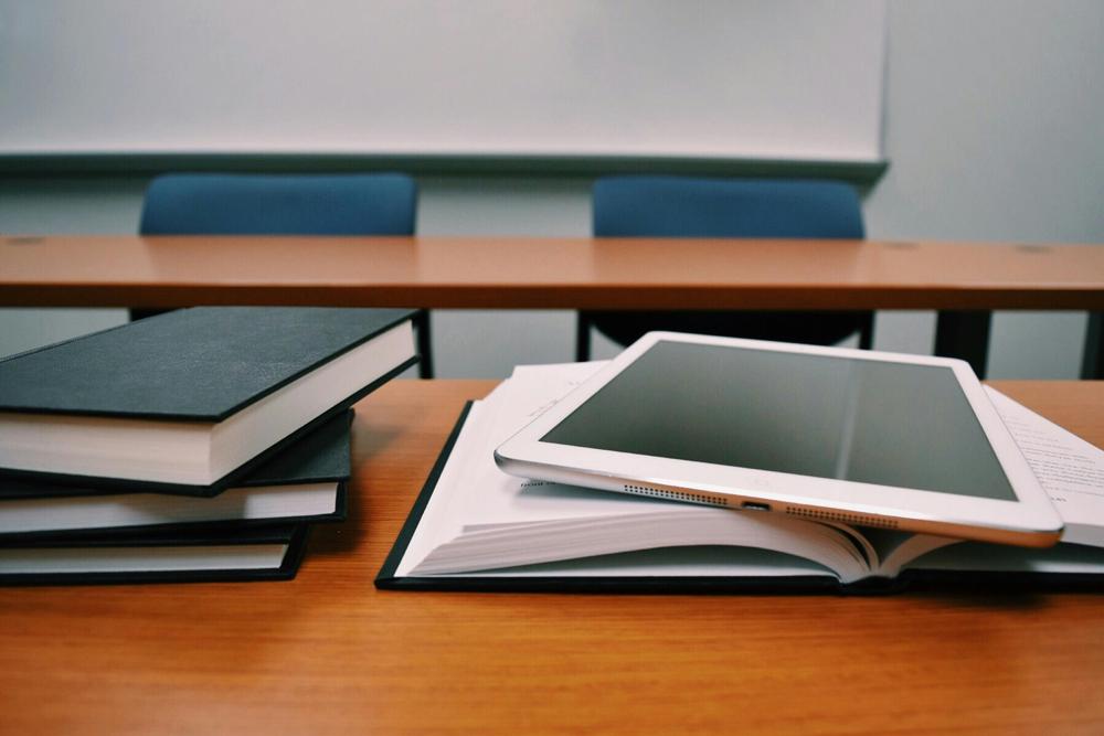 modern classroom-afdf6c1c833242d99c6270d52f07b13f.jpg modern classroom