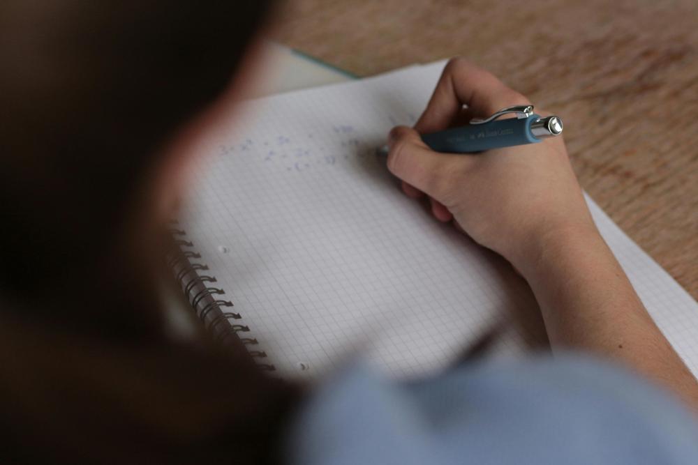 student studying-4e261f1a12384fc68cbe65772356453a.jpg student studying